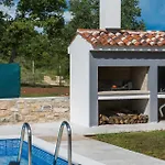 Lovely In Malisi Ferienhaus Rapavel