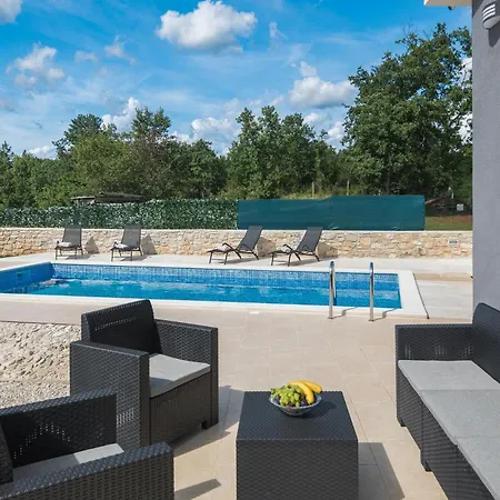 Lovely In Malisi Ferienhaus Rapavel
